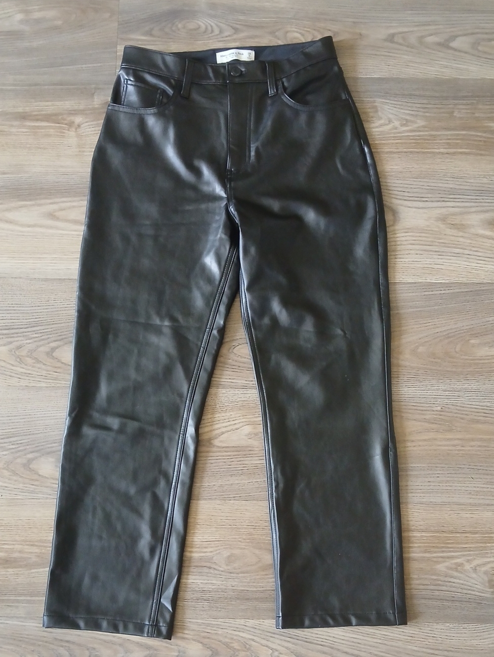 Abercrombie & Fitch The '90s Straight Ultra High Rise Vegan Leather Pants Sz 28